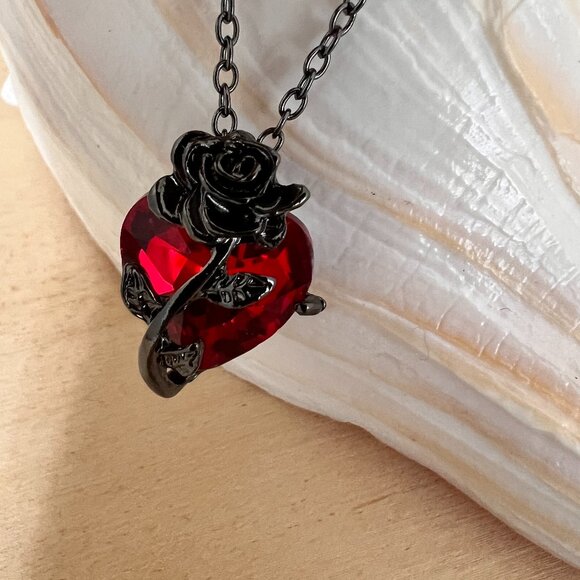 Black Rose on‎ Red Crystal Necklace for Women’s Alloy Pendant - Picture 1 of 6